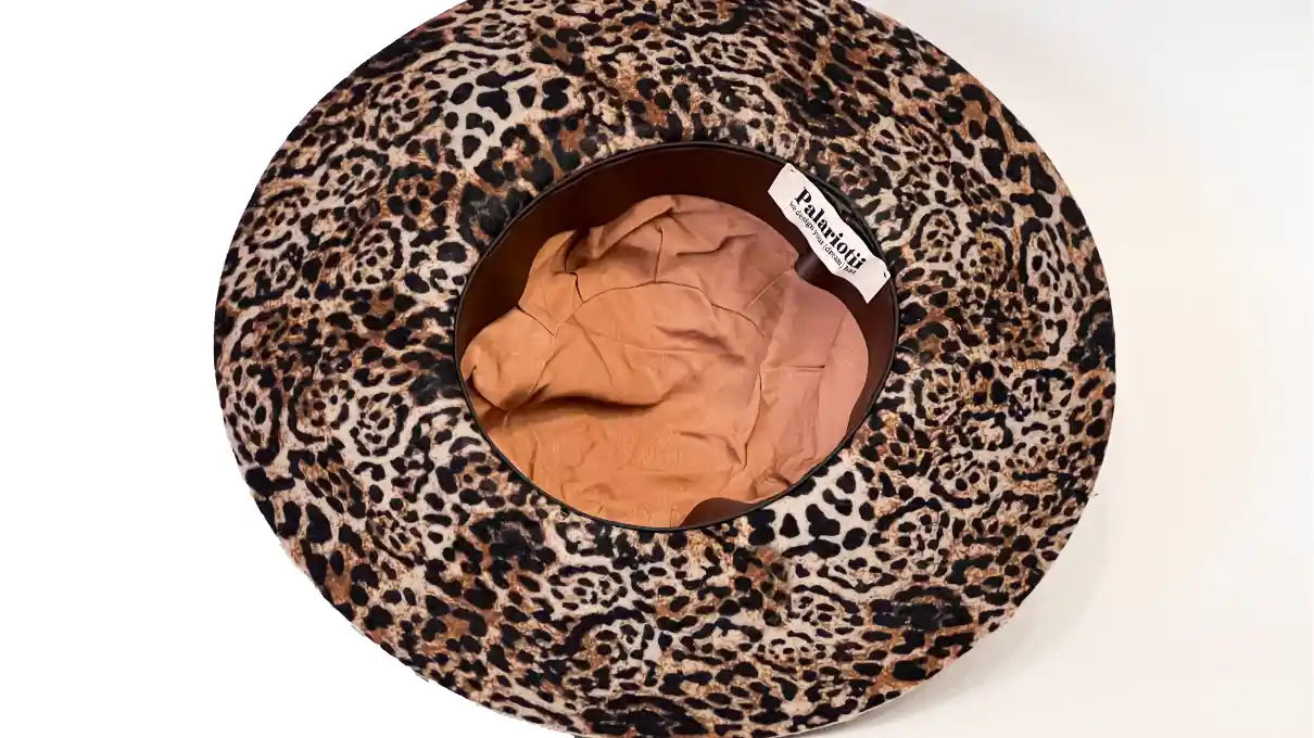 Amazonia – Pălărie Fedora din pâslă din blană cu imprimeu animal lucrată manual: Pălărie unisex cu bor larg