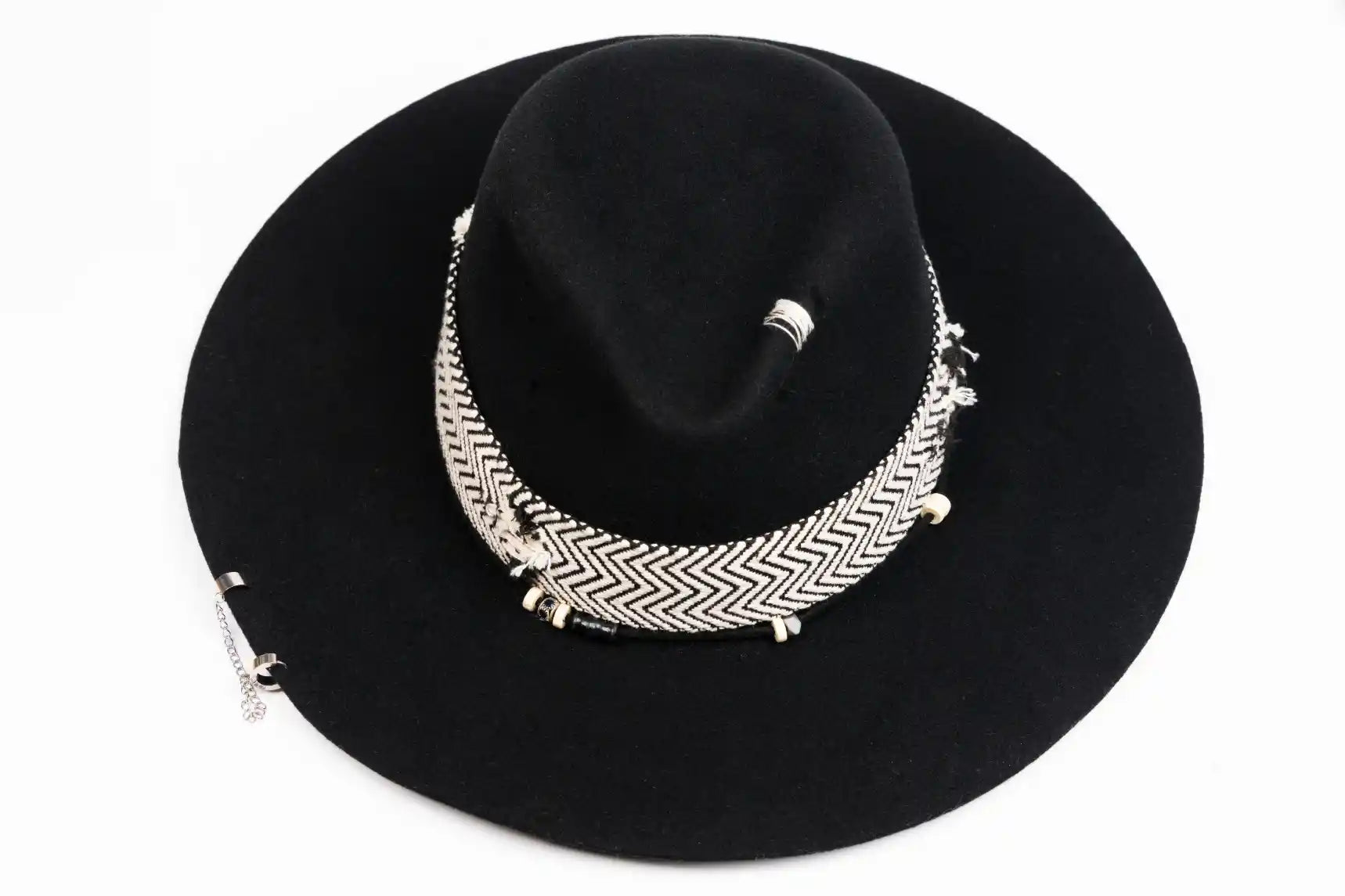 Linea – Black Fedora with Chevron Band & Silver Details
